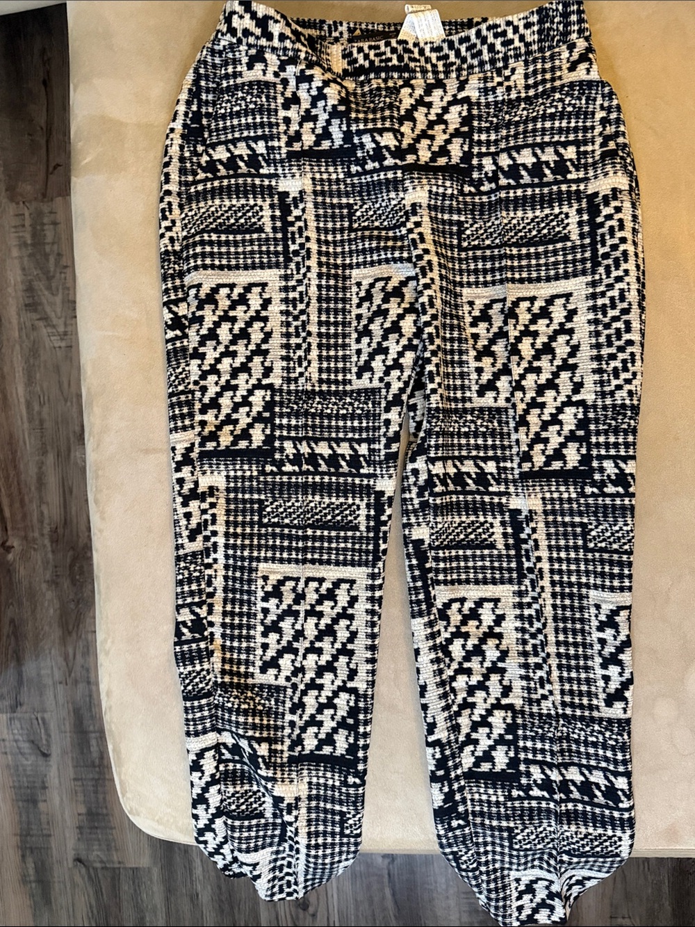 Zara Terez Black & White Patterned Jogger Pants